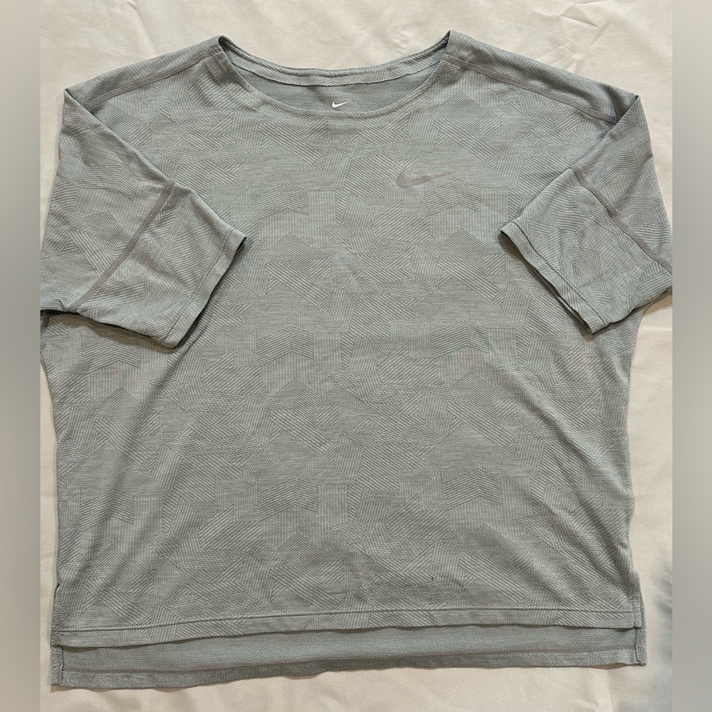 Nike Dri-FIT Medalist Top Shirt - Picture 4 of 14